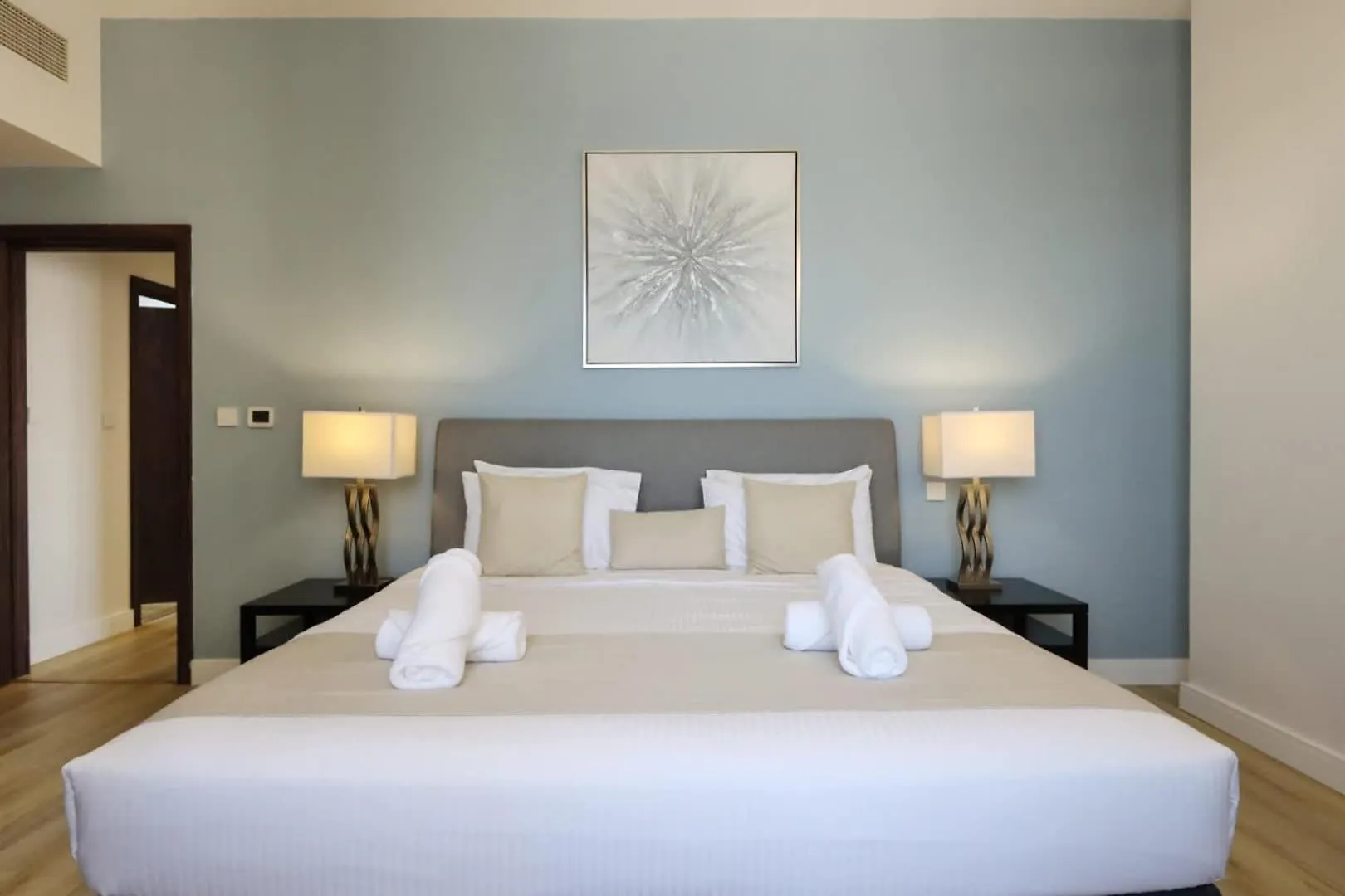 Livbnb-Serene 2Bhk Apartment With Marina Views Dubai